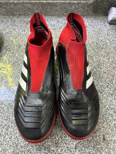 Chuteira Adidas Predator 18+ TF - raridade
