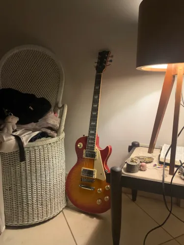 Guitarra Les Paul Shelter Nashville + Amplificador Hayonik + Cabo e Capa