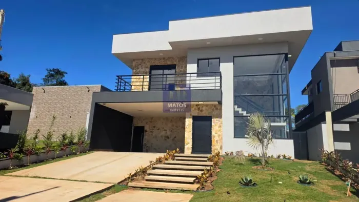 Linda Casa Nova, com projeto clean e harmonioso pronto para morar bem