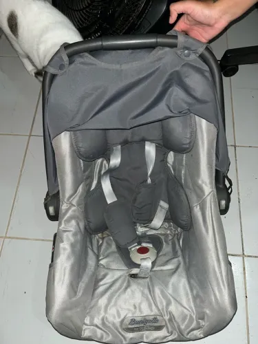 Bebê conforto pouco usado