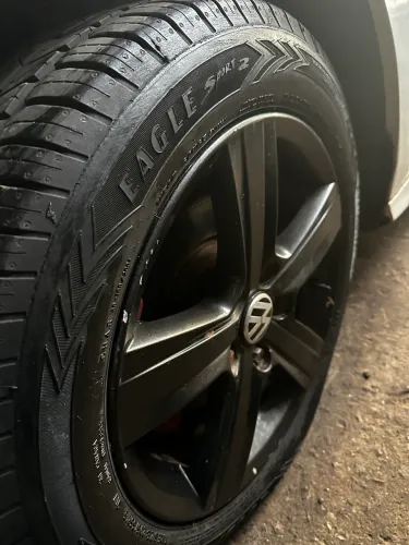 JOGO DE RODAS JETTA /AUDI COM PNEUS
