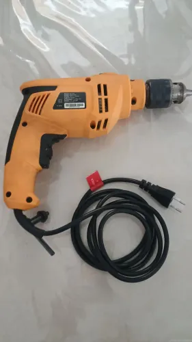 Furadeira e parafusadeira Wap 600w