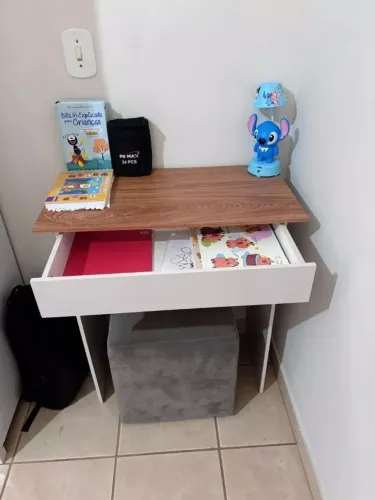 Escrivaninha com gaveta e prateleira para computador NOVA NA CAIXA