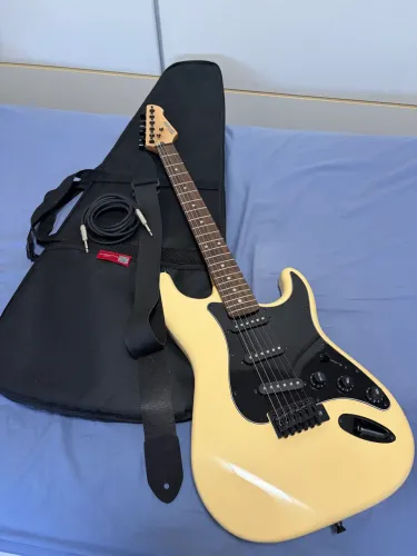 Guitarra RockWave + Acessórios + Cuvave