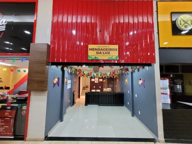 Shopping para venda possui 90 metros quadrados em Gonzaga - Santos - SP
