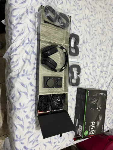 ASTRO A40 TR + MIXAMP PRO + 2 refis de EarPads