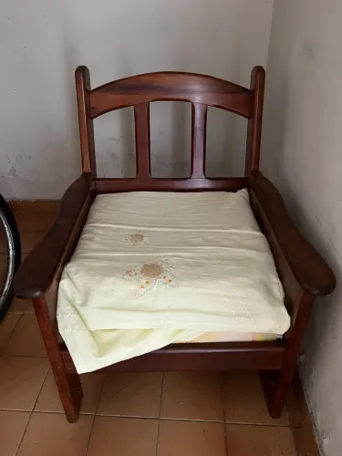 Poltronas de madeira