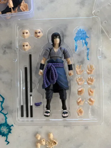 Sasuke Sh Figuarts + mãos extras e peça peito Arthur Toys