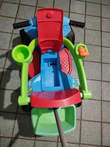 Quadriciclo infantil Bandeirantes