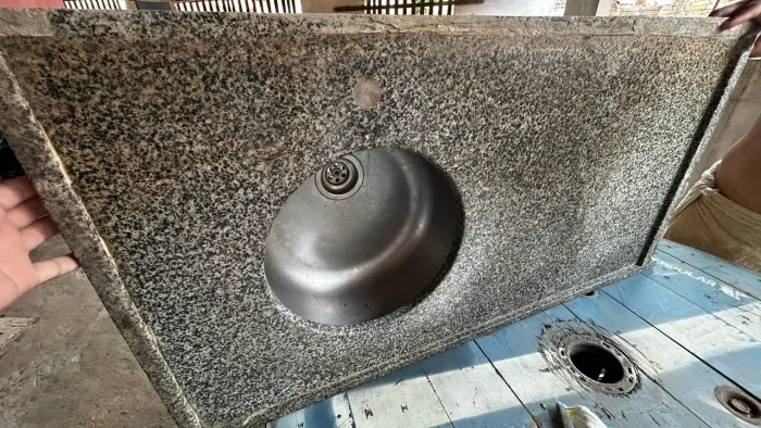 pia em mármore com cuba inox