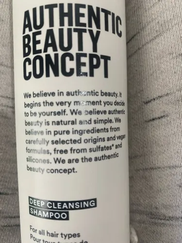 Shampoo Authentic Beauty Concept