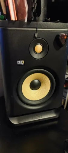 Par de monitores de estúdio KRK Rokit 7 G4