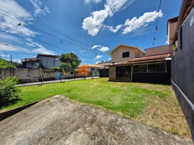 Lote Comercial Para Alugar De Esquina Com 245 m² No Bairro Praia Dos Bandeirantes Em Sabar