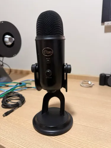 Microfone Blue Yeti Blackout