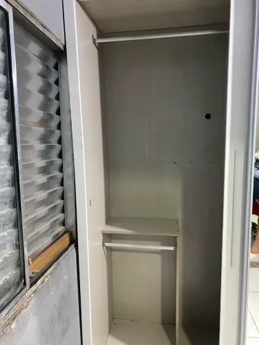 Guarda roupa grande de 3 portas