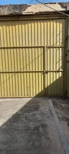 Portão basculante reforçado