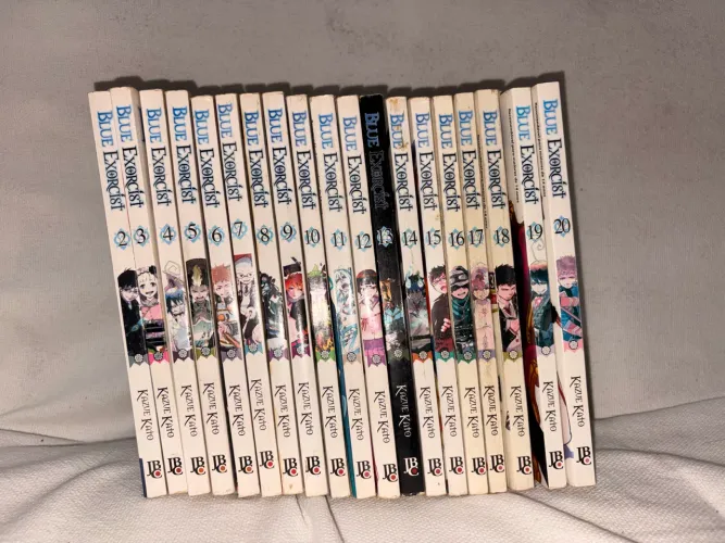 Coleção mangá BLUE EXORCIST - Kazue Kato