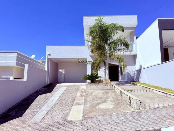 Casa em Condomínio para VENDA em Bragança Paulista / 3 Dormitórios sendo 1 Suíte