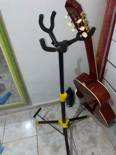Vendo istante para três instrumentos musicais!