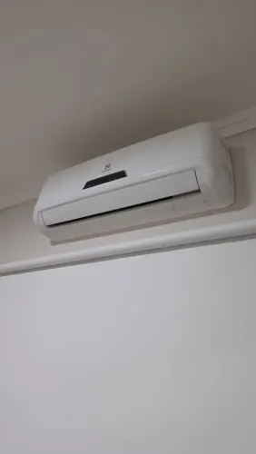 VENDO AR CONDICIONADO SEMI NOVO