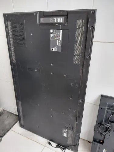 2 tv por 300,00 com defeito