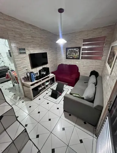 Vende-se casa no Guamá KF