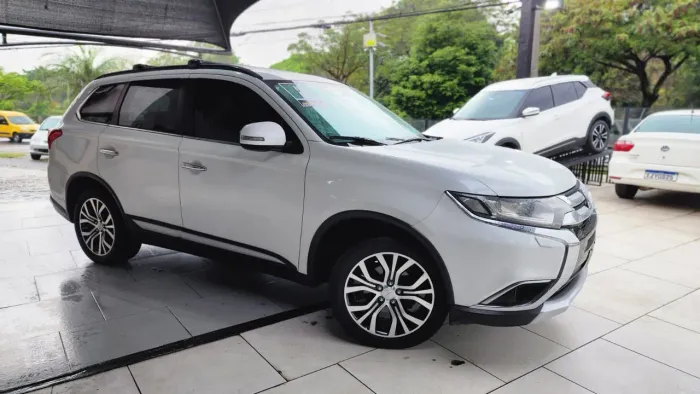 Mitsubishi Outlander HPE-S 2.2 Diesel 4X4 Aut. 2016