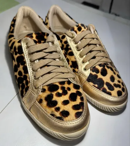 Tenis aquamar feminino estampa oncinha/dourado