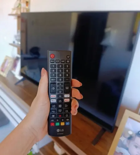 SMART TV LG 43PL UHD 4K AI - MODELO 2025 | IMAGEM INCRÍVEL + WEBOS (LACRADA)