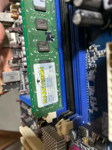 Placa mãe com processador core I3 primeira geração