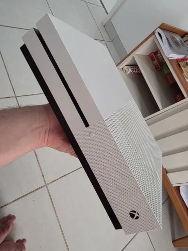 Xbox One S 