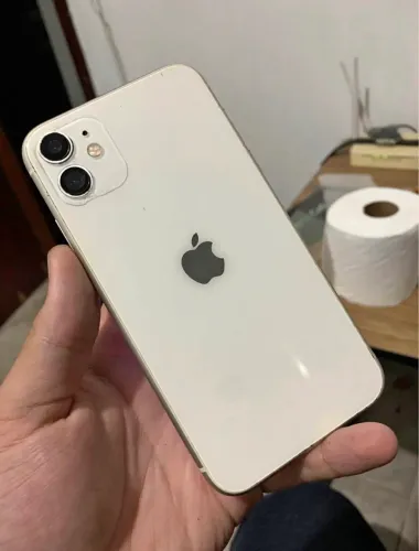 ?IPhone 11- muito conservado 