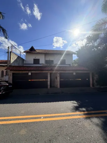 OPORTUNIDADE NA VILA OLIVEIRA  SOBRADO ESPAÇOSO EM LOCALIZAÇÃO PRIVILEGIADA! 5 SUÍTES