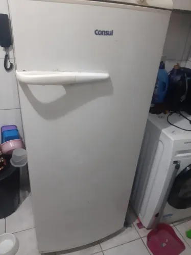 Geladeira Consul 320L usada em bom estado