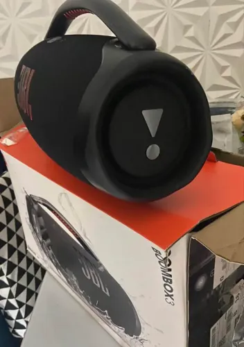 VENDO BOMBOX 3 ORIGINAL NA GARANTIA 5 MESES DE USO 