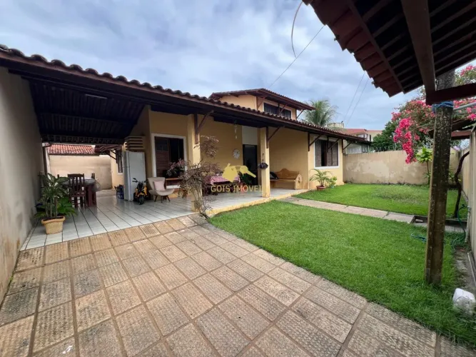 Casa 4 Quartos em Condomínio Fechado na Petrópolis