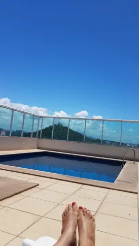 Alugo apartamento 2 quartos Edifício Melville, Hugo Musso. Praia da Costa.