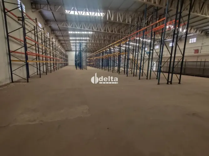 Galpão disponível para locação no bairro Distrito Industrial em Uberlândia-MG