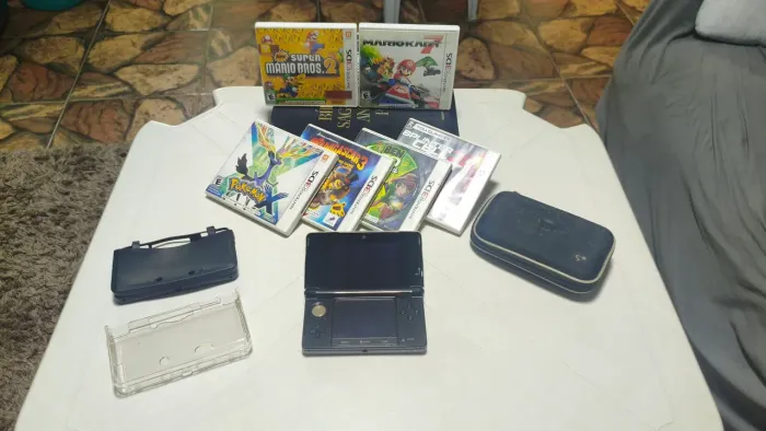 Nintendo 3DS acompanhado de 6 jogos 