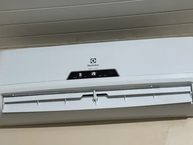 Vende central de ar condicionado eletrolux 12.000 Btus