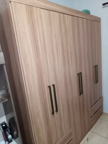 Sofá , guarda roupa, est