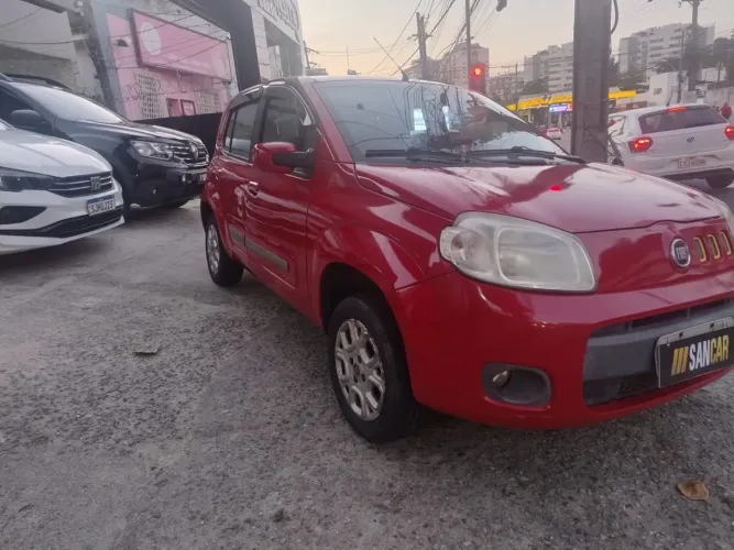Fiat Uno Attractive 1.4 EVO Fire Flex 8V 4P 2011
