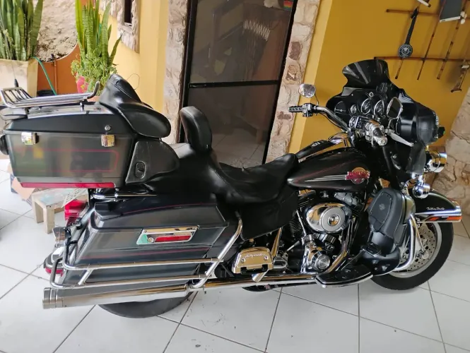 Vendo ou troco Harley Davidson