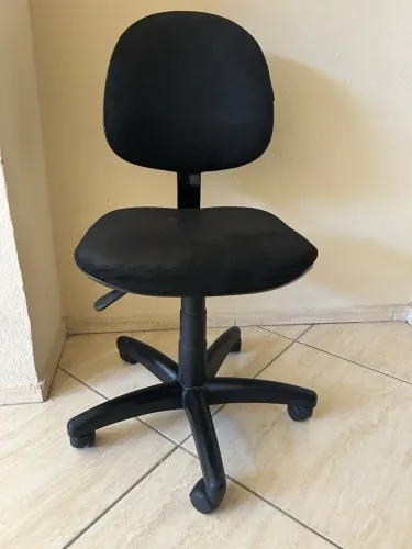 Cadeira de escritório sem braço 130 reais