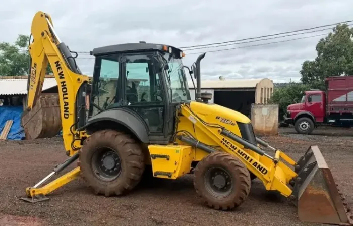RETROESCAVADEIRA NEW HOLLAND B110B 4x4 ANO 2023