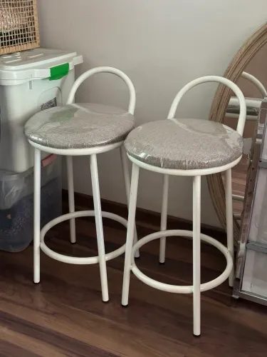 2 banquetas baixas