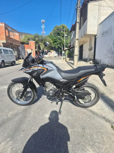 VENDO XRE 190 2024/2025