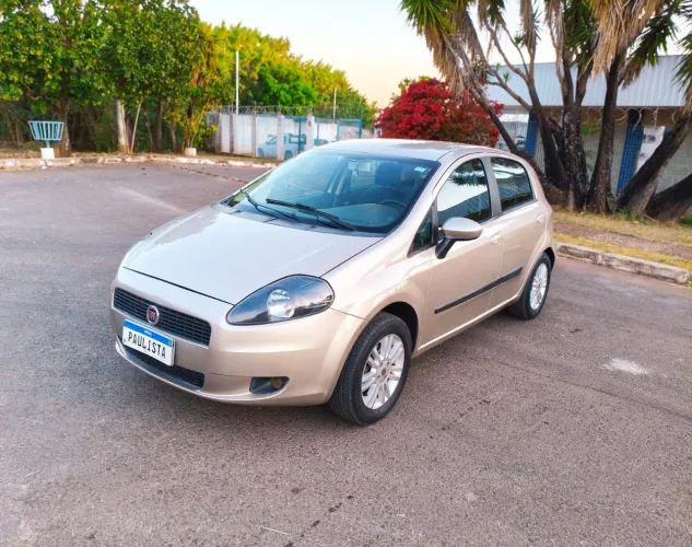 Fiat Punto Attractive 1.4 Fire Flex 8V 5P 2012