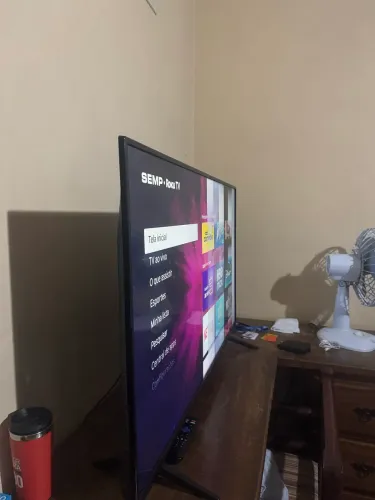 Smart TV SEMP Roku 55" 4K - Com Detalhe na Tela (Leia a Descrição)