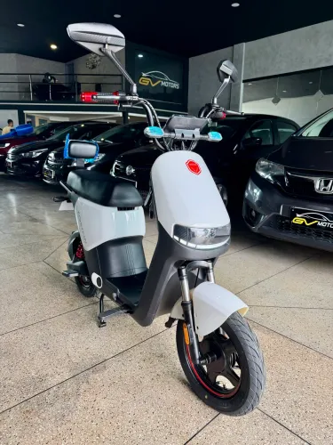 Moto elétrica 1000w não precisa CNH